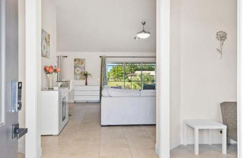 Oakland Hills Casa | Newley Built Oasis Heated Pool Waterfront retreat
