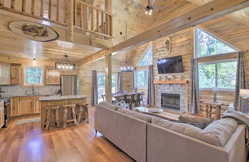 Lake Shore Estates Casa | Newly build private Home 3 min Castle Rock Lake, 30 min to Dells, Free Firewood
