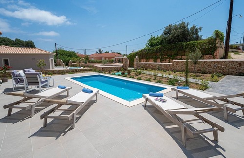 Pesada Casa | Newly built 2 bedroom Villa with private pool in serene setting