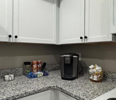 Warrensburg Casa | Newly built 3 level home 2 minute drive to UCM