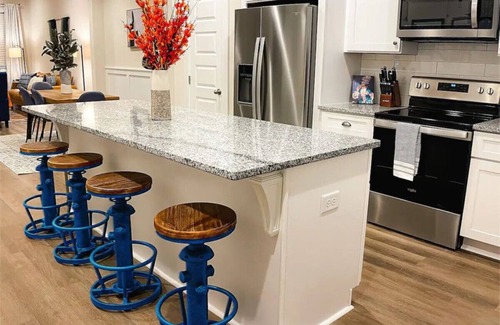 Auburn - Opelika Apartamento | Newly built 4 bedroom townhome near AU University