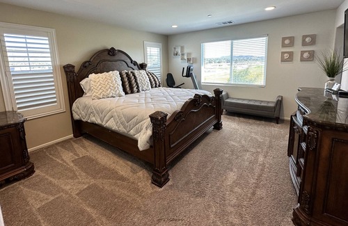 Lake Elsinore Casa | Newly Built 4 Bedroom 2.5 Bath Pool/Spa House near Temecula Vineyards