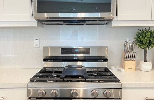 Victorville Casa | Newly Built 4BR / Home Fully Furnished / Quiet & Safe Neighborhood-Close to ALL