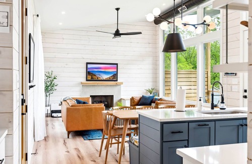 Clayton Casa | ⛰️ Newly Built Alpine Cabin 2023 - Mountain Views + Walk To Town - Hot Tub