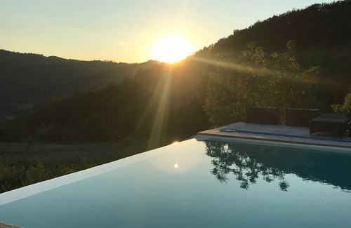 Cartosio Casa | Casa de piedra auténtica de nueva construcción con piscina infinita