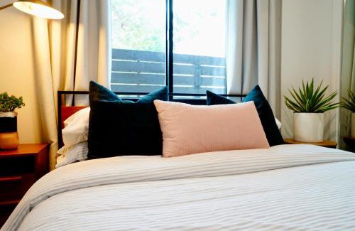Mira Mesa Casa | Newly Built, Bright, and Modern Guest Home