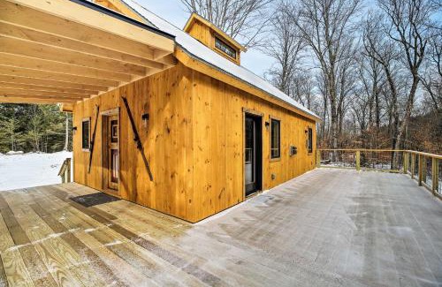Morrisville Casa | Newly Built Cabin with Hot Tub - 16 Mi to Stowe Mtn!