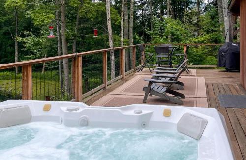 Morrisville Casa | Newly Built Cabin with Hot Tub - 16 Mi to Stowe Mtn!