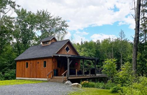 Morrisville Casa | Newly Built Cabin with Hot Tub - 16 Mi to Stowe Mtn!