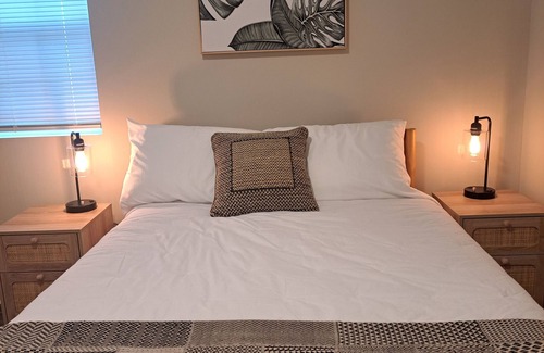 Durham Cabaña | Newly built cottage in historical district close to walking trails and downtown.