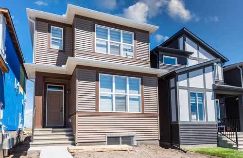 Southwest Calgary Casa | Newly built Cozy 2 bedroom secondary suite in Calgary