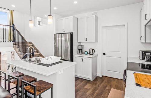 Cannifton Casa | Newly Built Cozy 3BR in Belleville ~ Family Retreat ~ Near Bay of Quinte