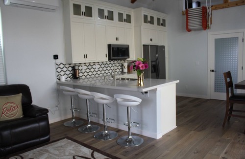Petaluma Casa | Newly built Elegant and Stunning Guest house !!!