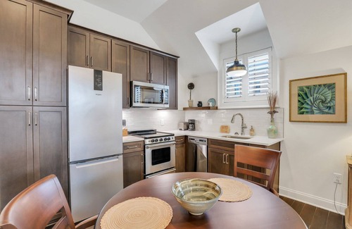Hitch Village - Fred Wessels Homes Apartamento | Newly Built High-end Carriage House Steps to Riverfront by Lucky Savannah