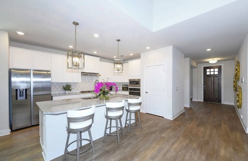 Scenic Oaks Casa | Newly Built Hill Country Home Minutes from the Rim, UTSA, La Cantera, Six Flags