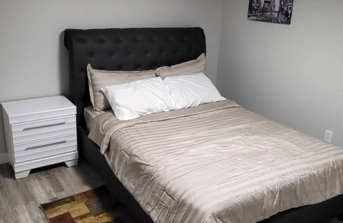 Winnipeg Casa | Newly built, Home Away from Home