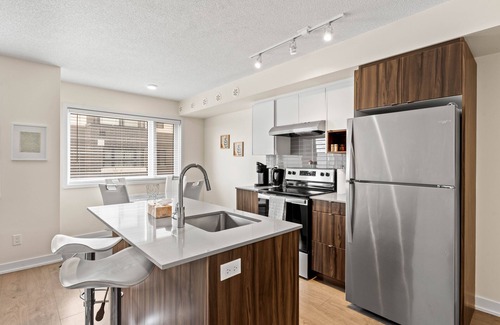 Aldershot Casa | Newly Built Home ~ Burlington ~ Comfort ~ Cozy