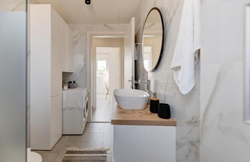 Kokkini Chani Casa | Newly Built Home with Garden, 400m to Beach