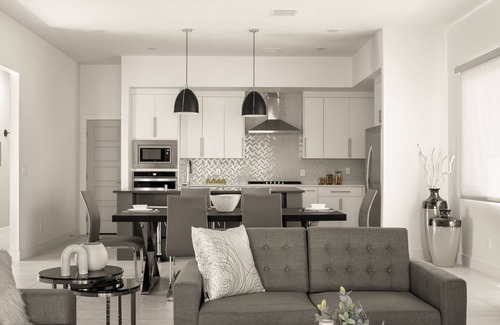 El Paso Casa | Newly Built Home! Lost Dog Home