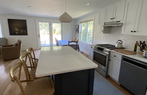 Vineyard Haven Casa | Newly built house, Central A/C, Walk to ferry, beach, and town