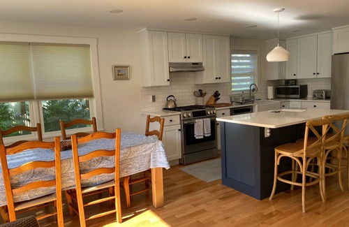 Vineyard Haven Casa | Newly built house, Central A/C, Walk to ferry, beach, and town