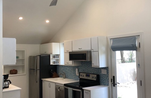 Allandale Casa | Casa de huéspedes de estilo retro y elegante en el centro de Austin