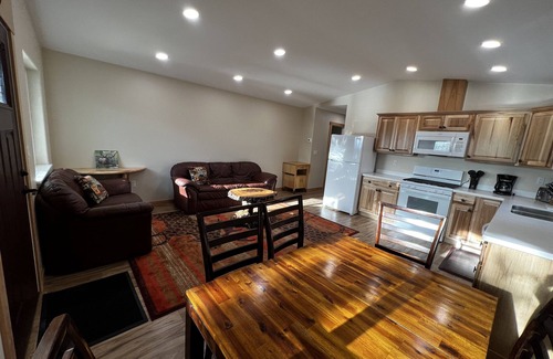 Sterling Cabina | Newly Built: Kenai River Front Cabin with 2 Bedrooms - Premier Fishing Location