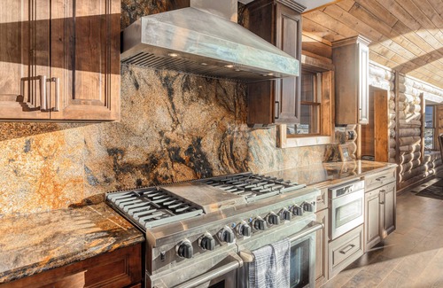 Twin Lakes Casa | Newly Built Luxury Log Home