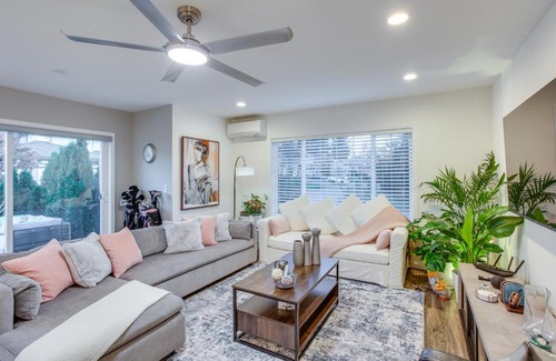Maple Valley Casa | Newly Built Maple Valley Vacation Rental with Patio!