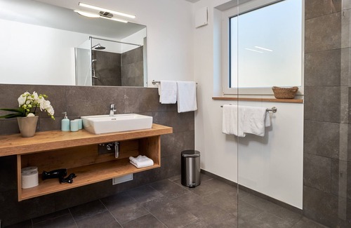 Bitzenhofen Apartamento | Newly built, modern 3-room luxury apartments near Lake Constance