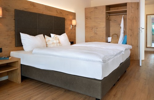 Bitzenhofen Apartamento | Newly built, modern 3 room luxury apartment near Lake Constance