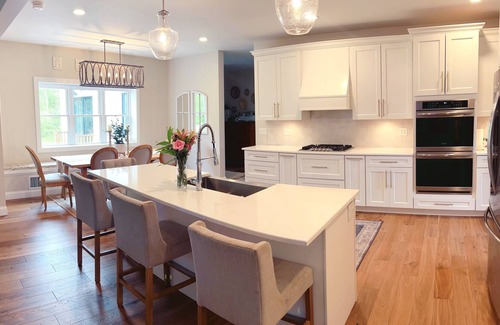 South Dartmouth Casa | Newly Built Modern Farm Style Beach Vacation