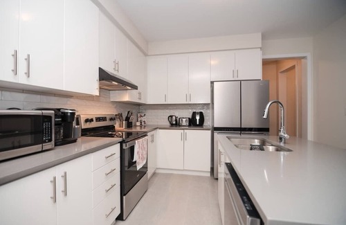 Thorold Casa | Newly Built, Niagara Cozy Escape