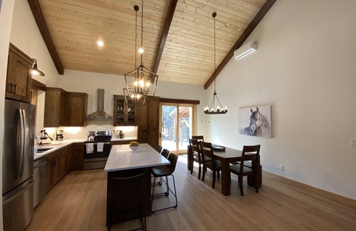 Black Butte Ranch Casa | Newly Built One-Level Black Butte Ranch Oasis