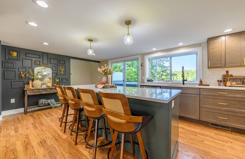 Alpena Casa | Newly Built|Riverfront|Kayaks|Hot tub|King|AC