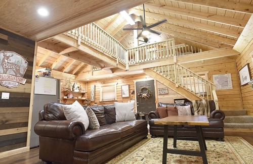 Inglis Cabina | Newly Built Rustic Cabin with all the amenities