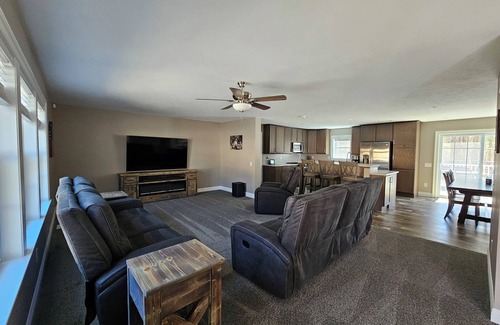 Mears Casa | Newly built secluded 5-bedroom home