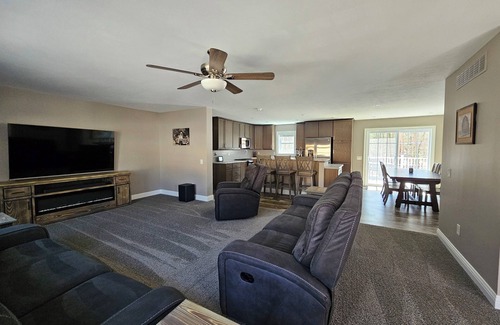 Mears Casa | Newly built secluded 5-bedroom home