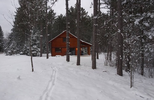 Hayward Cabina | Newly Built Trailside Chalet in The Brook - direct access to CAMBA/Birkie Trails