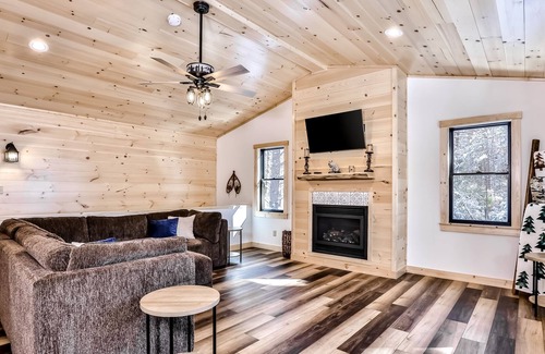 Star Lake Casa | Newly built wilderness retreat with a balcony, grill, firepit, game room, and AC