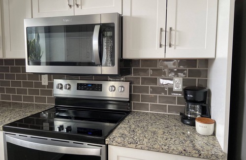 Stevens Casa | Newly Built Zen Space 2Bd-3Bth - Pets OK