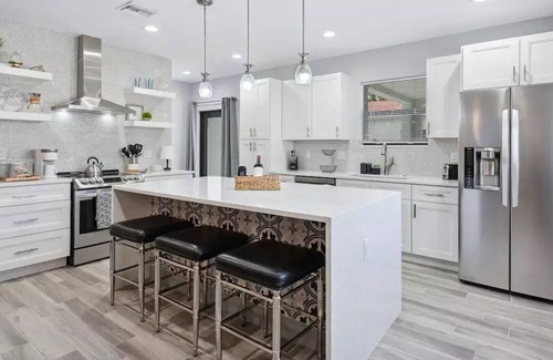 Poiciana Park II Casa | Newly Constructed Luxe 3BR Home Downtown | Airport
