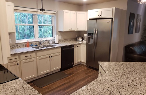 McFarland Casa | Newly Constructed 1 Bedroom Home Located near Lake Waubesa