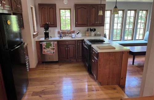 Shushan Casa | Newly constructed 2 bedroom stone ended Irish cottage in Shushan New York