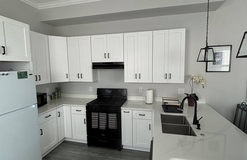 Behrman Casa | Newly Constructed 4br, 2.5ba with plenty space and sunlight