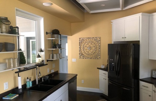 Accomac Apartamento | Newly Constructed Modern 1 Bedroom Apartment with Luxury Shower ~ Sleeps 3