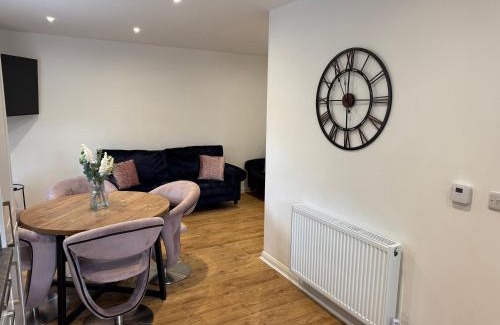 Keighley Casa | Newly constructed town house next to the canal with Private Car Park