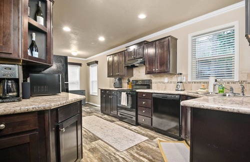 Brightwood Casa | Newly Constructed, Single Level, Open Layout, Walk to Sandy River, 17 Miles to Government Camp