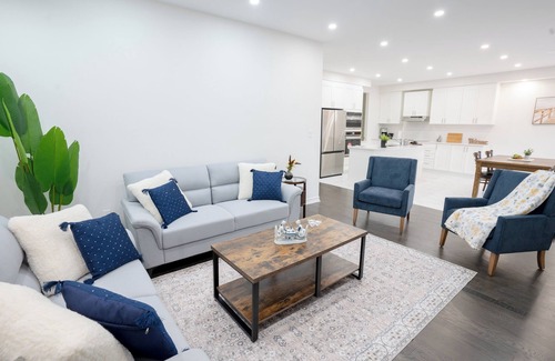 Adjala-Tosorontio Casa | Newly Crafted Tottenham Escape|4BR3.5WR Luxury Stay
