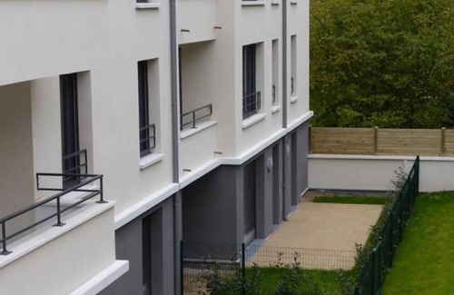 Saint-Cyr-l'Ecole Apartamento | Recién amueblado y muy bien situado entre Versailles St Quentin en Yvelines